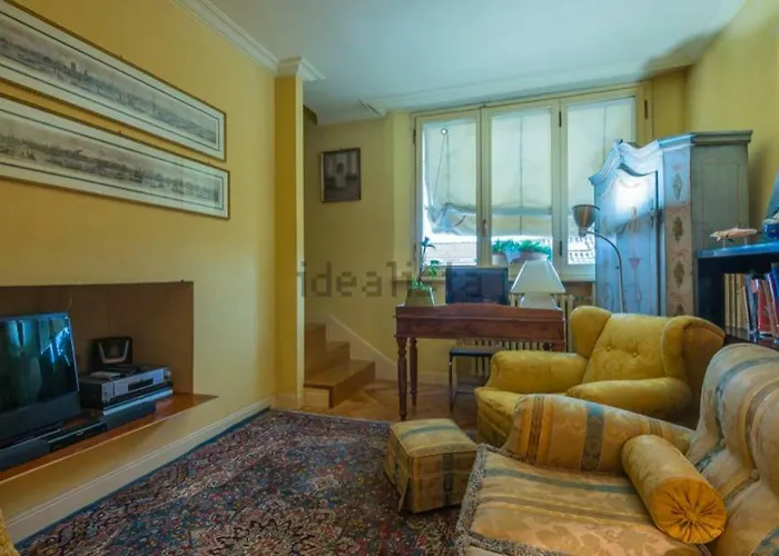 Aausgud فندق مبيت وإفطار *